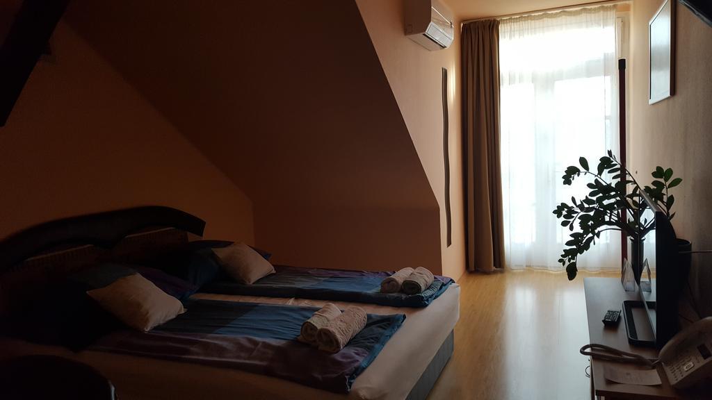 Pálma Panzió Kaposvár Exterior foto