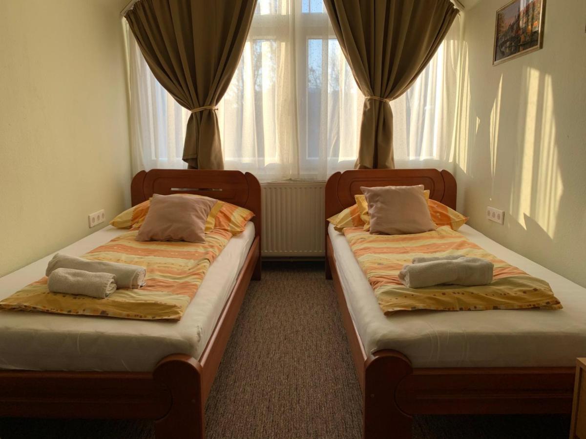 Pálma Panzió Kaposvár Exterior foto