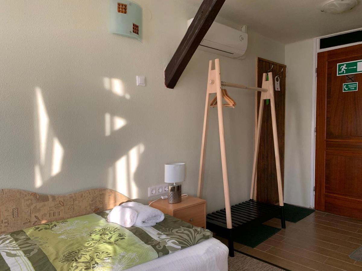 Pálma Panzió Kaposvár Exterior foto